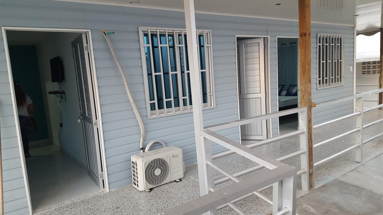 Islander'S Blue House Hotel ซานอันเดรส ภายนอก รูปภาพ